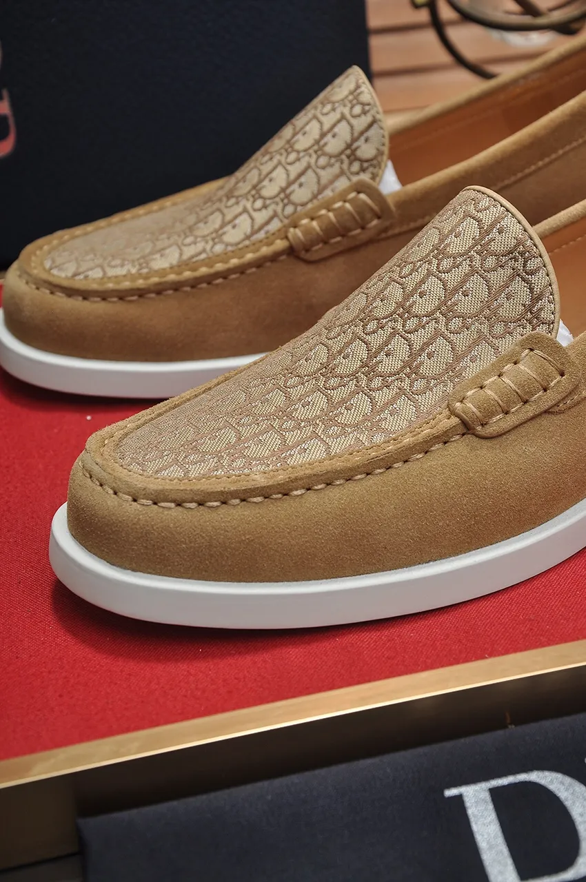 Men's shoes 💰520💶 [Dior] high-end goods Niuli original order quality Dior —🆘. Dior original order purchasing, high-end leather shoes, fabric: imported cowhide from Italy ➕ water-dyed cowhide/cowhide lining ➕ special original outsole, fine workmanship, real-life shooting 🎬 size: 38-45 (customized at 45)